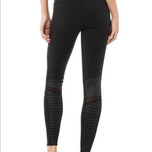 Alo Yoga black leggings